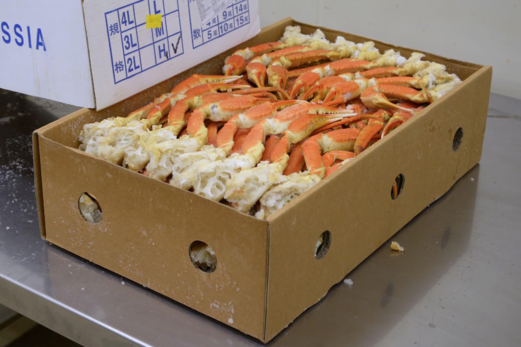 Frozen boiled snow crab section